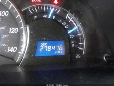 Vista de 2012 Toyota Camry Xle, ángulo 15
