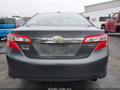 Vista de 2012 Toyota Camry Xle, ángulo 16