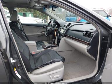 Vista de 2012 Toyota Camry Xle, ángulo 5