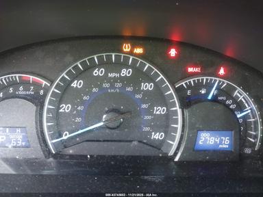 Vista de 2012 Toyota Camry Xle, ángulo 7