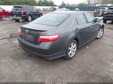 Вид 2009 Toyota Camry Se, угол 4