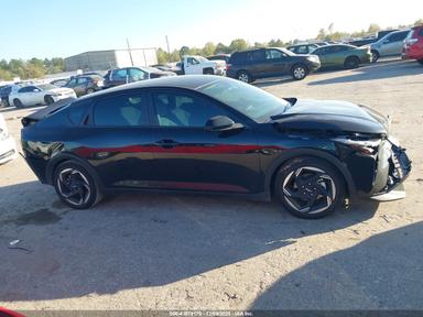 2025 Kia K4 Ex view, angle 13