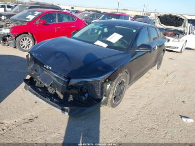 2025 Kia K4 Ex view, angle 2