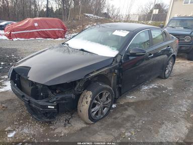 Vista de 2013 Kia Optima Ex, ángulo 2