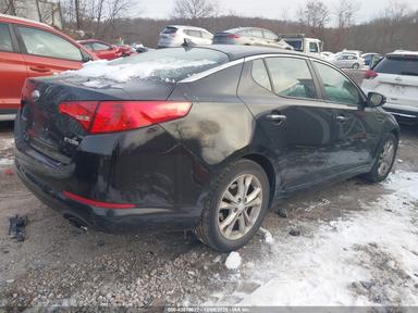 Vista de 2013 Kia Optima Ex, ángulo 4