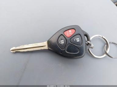 Vista de 2007 Toyota Rav4 Limited, ángulo 11