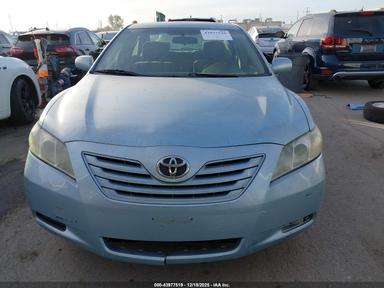 Vue de 2008 Toyota Camry Le, angle 13