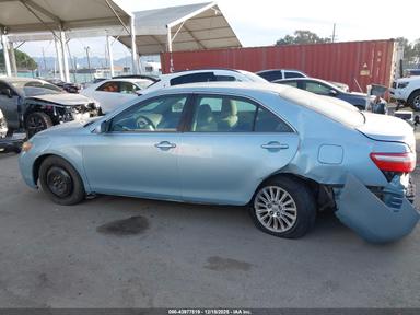 Vue de 2008 Toyota Camry Le, angle 15