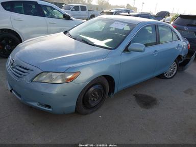 Vue de 2008 Toyota Camry Le, angle 2