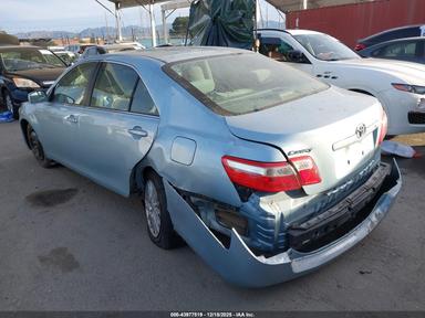 Vue de 2008 Toyota Camry Le, angle 3