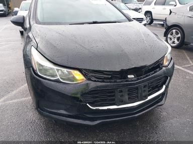 Vue de 2017 Chevrolet Cruze Ls Auto, angle 6