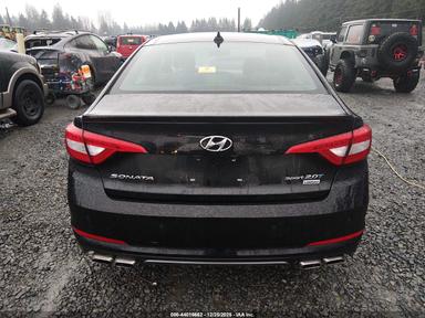 Vue de 2015 Hyundai Sonata Limited 2.0T, angle 16