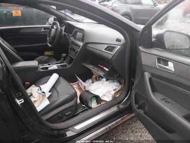 Vue de 2015 Hyundai Sonata Limited 2.0T, angle 17