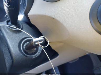 Vista de 2017 Kia Sorento 2.4L Lx, ángulo 11