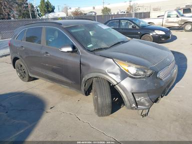 Vue de 2018 Kia Niro Ex Hybrid, angle 1