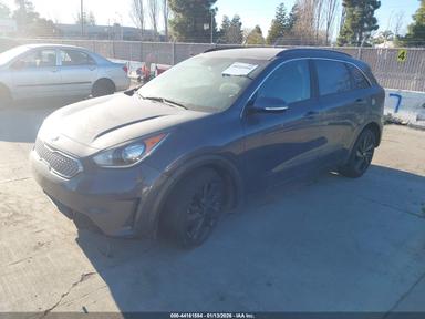 Vue de 2018 Kia Niro Ex Hybrid, angle 2