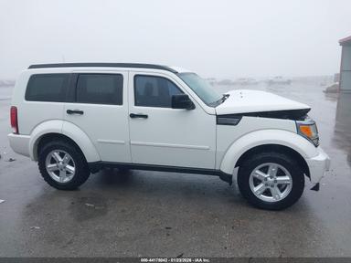Vista de 2008 Dodge Nitro Sxt, ángulo 14