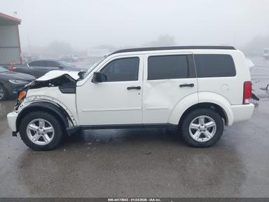 Vista de 2008 Dodge Nitro Sxt, ángulo 15