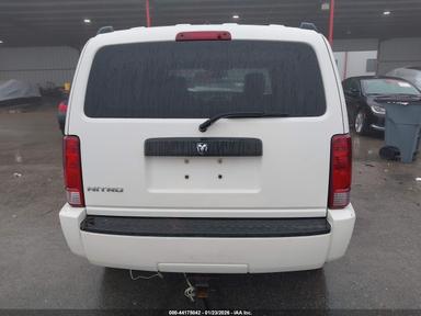 Vista de 2008 Dodge Nitro Sxt, ángulo 17