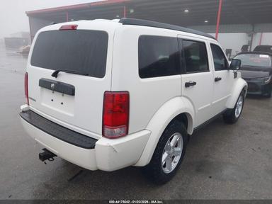 Vista de 2008 Dodge Nitro Sxt, ángulo 4