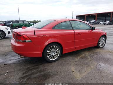 منظر 2007 Volvo C70 T5، زاوية 4