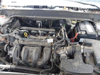 Вид 2014 Ford Fusion Se, угол 10