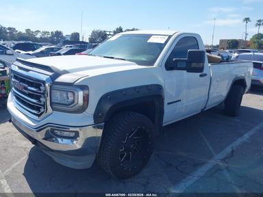 منظر 2016 GMC Sierra 1500، زاوية 2