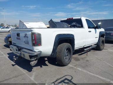 منظر 2016 GMC Sierra 1500، زاوية 4