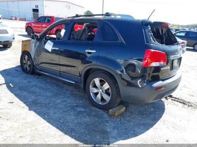 Vue de 2013 Kia Sorento Ex, angle 3