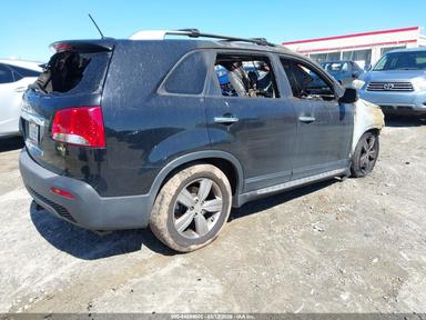 Vue de 2013 Kia Sorento Ex, angle 4
