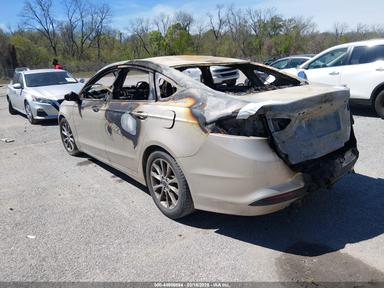 Vue de 2018 Ford Fusion Se, angle 3