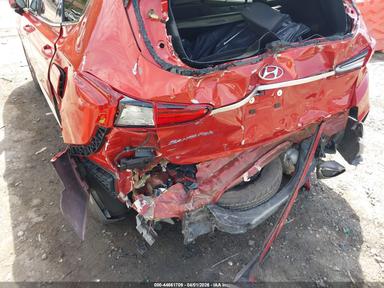 Vue de 2020 Hyundai Santa Fe Sel, angle 18