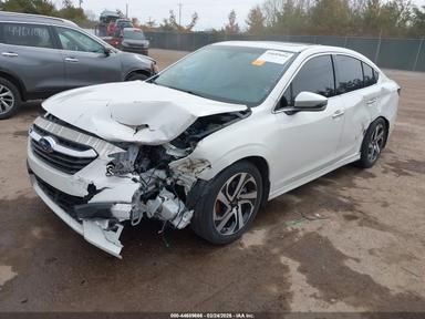 منظر 2021 Subaru Legacy Touring Xt، زاوية 2