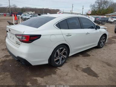 منظر 2021 Subaru Legacy Touring Xt، زاوية 4