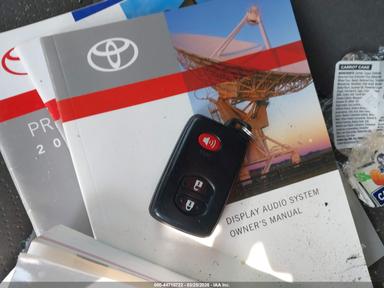 Вид 2015 Toyota Prius Two Hybrid, угол 11