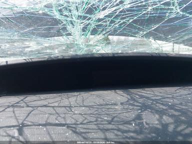Вид 2015 Toyota Prius Two Hybrid, угол 7