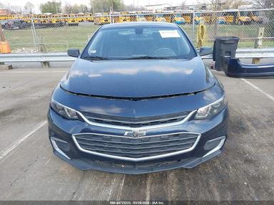 Vue de 2017 Chevrolet Malibu Ls, angle 13