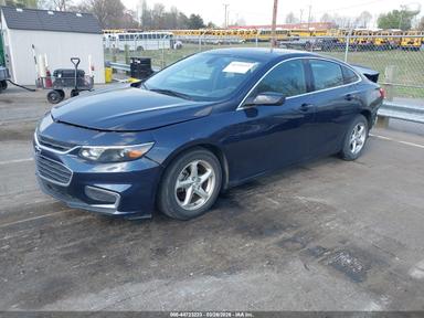 Vue de 2017 Chevrolet Malibu Ls, angle 2