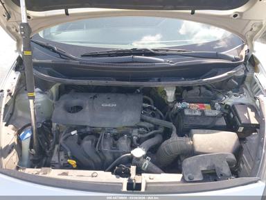 Vista de 2017 Kia Rio Lx, ángulo 10