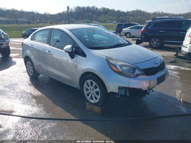 Vista de 2017 Kia Rio Lx, ángulo 18
