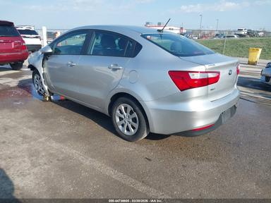 Vista de 2017 Kia Rio Lx, ángulo 3