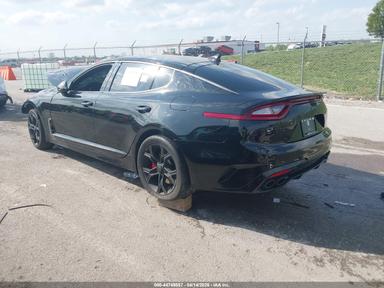 منظر 2018 Kia Stinger Gt1، زاوية 3