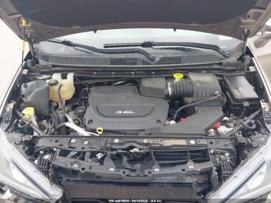 2017 Chrysler Pacifica Touring-L view, angle 9