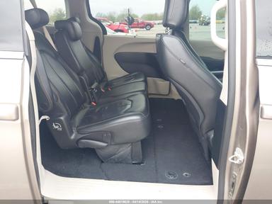 2017 Chrysler Pacifica Touring-L view, angle 7