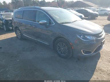 Vedere 2020 Chrysler Pacifica Hybrid Limited, unghi 1