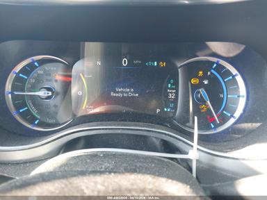 Vedere 2020 Chrysler Pacifica Hybrid Limited, unghi 7