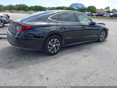 منظر 2023 Hyundai Sonata Hybrid Blue، زاوية 4