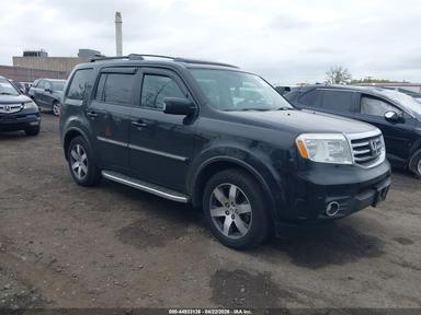 منظر 2013 Honda Pilot Touring، زاوية 1