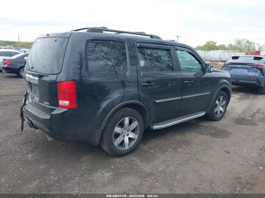 منظر 2013 Honda Pilot Touring، زاوية 4