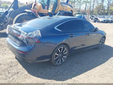 Vista de 2025 Honda Accord Hybrid Touring, ángulo 4
